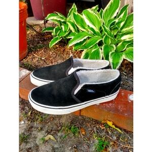 VANS Suede Sherpa Shoe Women's 6.5